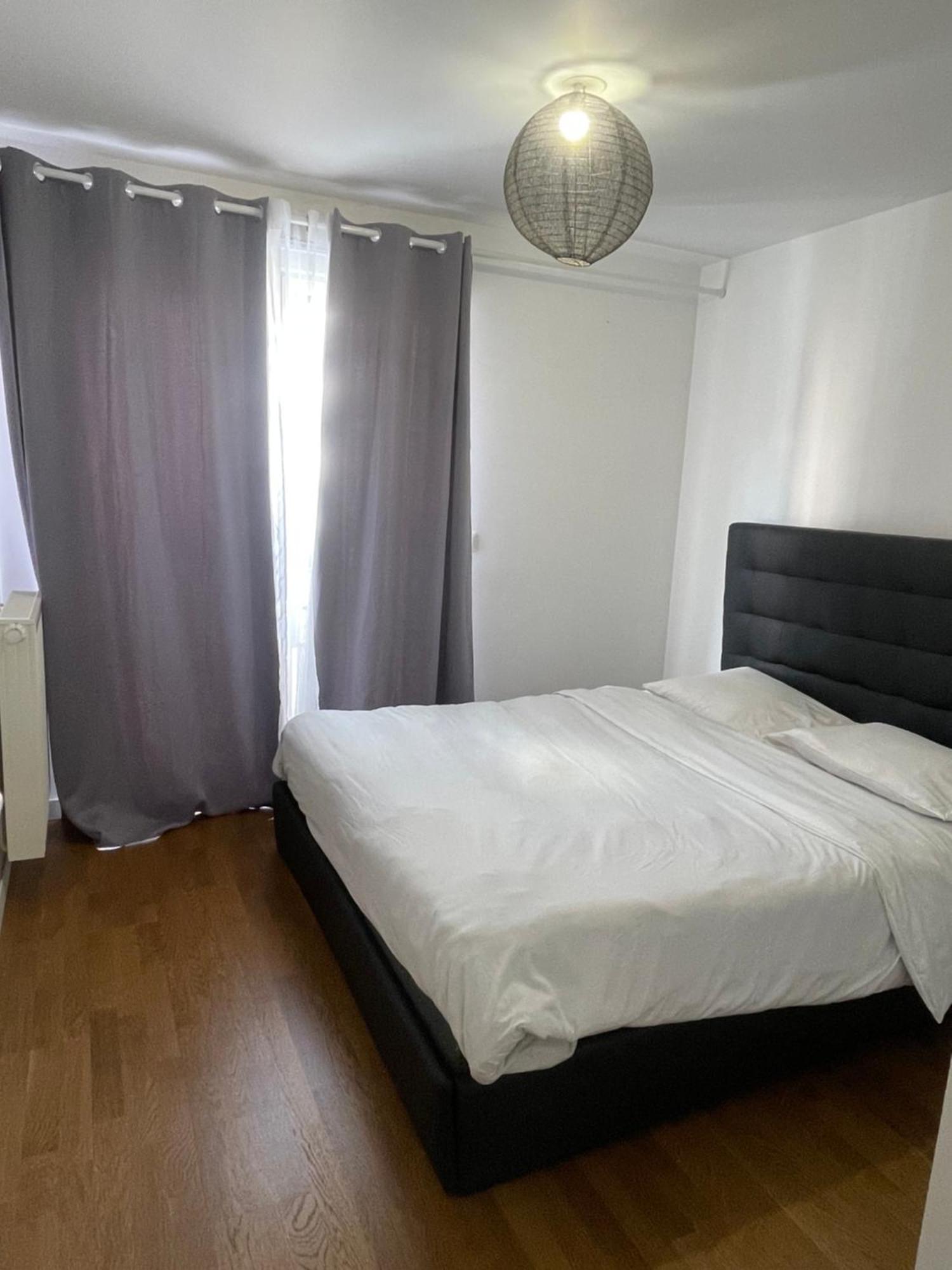Sweet Escape Paris Centre - 3 Bds- Terrasse - Stade De France - Montmartre Saint-Ouen  Bagian luar foto